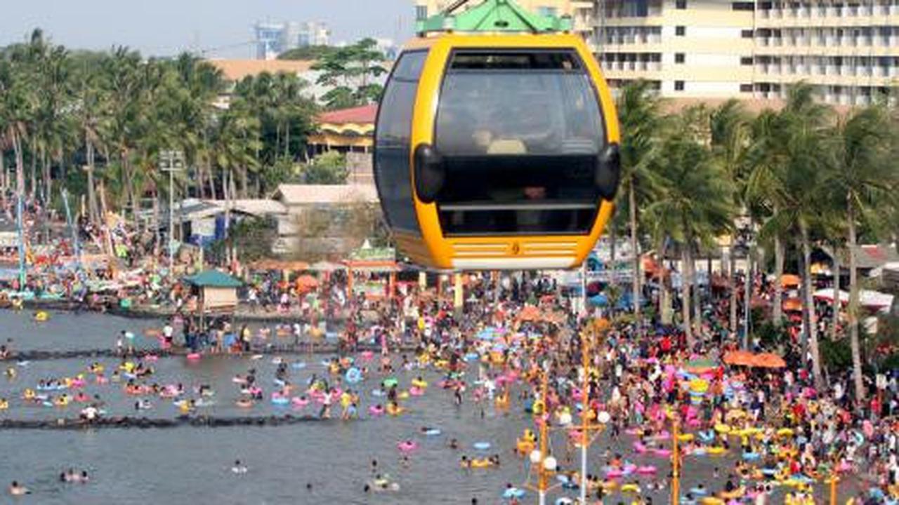 Ancol diserbu warga Jakarta, ratusan kendaraan antre