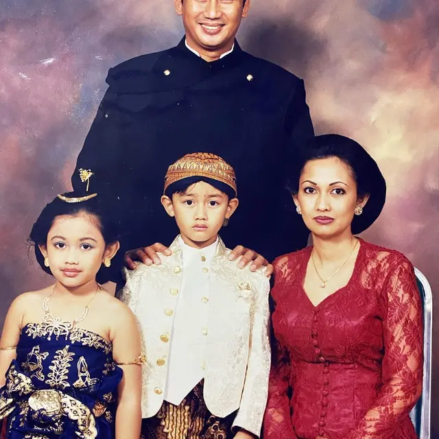 Potret Masa Kecil 6 Aktor Indonesia dan Adik Perempuannya, Kompak Sedari Dulu