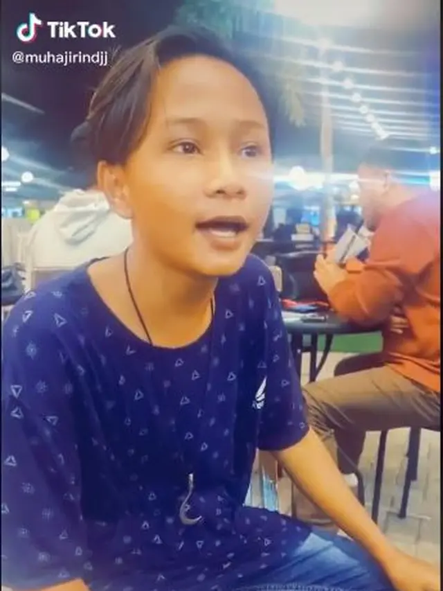 6 Potret Fajar yang Viral Karena Cintanya Tak Dihargai, Cowok Asal Gorontalo