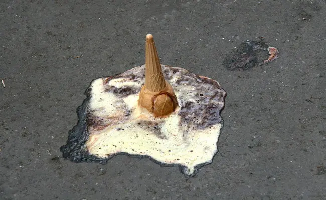 Ilustrasi makanan terjatuh ke jalan. (Sumber Wikimedia Commons/Tamerlan)