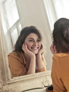 kebiasaan yang dapat membantu sahabat FIMELA keluar dari quarter life crisis./copyright. pexels/