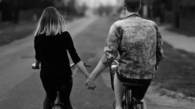 [Bintang] All About Pisces: Kayak Begini Lho Tipe Pasangan yang Dibutuhkan Pisces