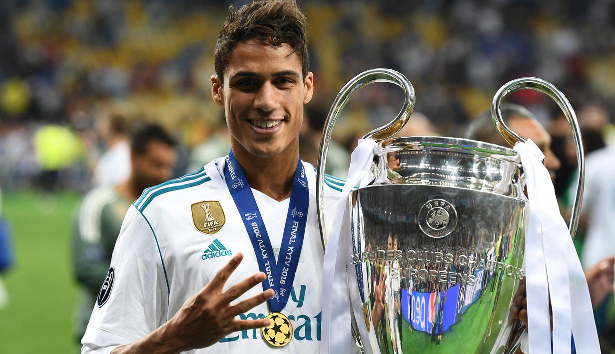 Tahun 2018 jadi periode paling spesial dalam perjalan karier Raphael Varane. Bek berusia 28 tahun itu juara Liga Champions bersama Real Madrid usai menaklukkan Liverpool 3-1. (AFP/Franck Fife)
