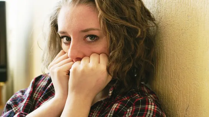 Bukan Status Jomblo, Ini 5 Masalah yang Paling Ditakuti Cewek