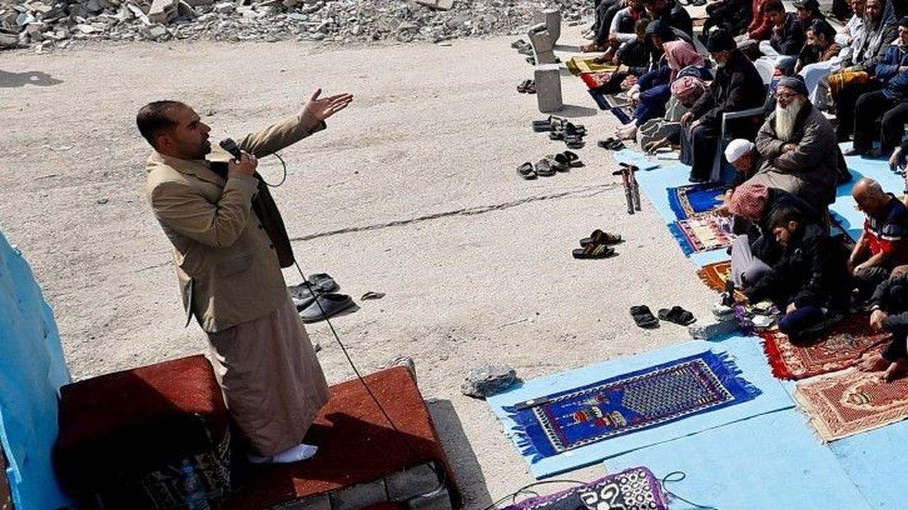 Serangan Israel telah merusak banyak bangunan penting, termasuk masjid yang menjadi tempat ibadah umat Muslim. Foto: REUTERS / Mohammed Salem<br>