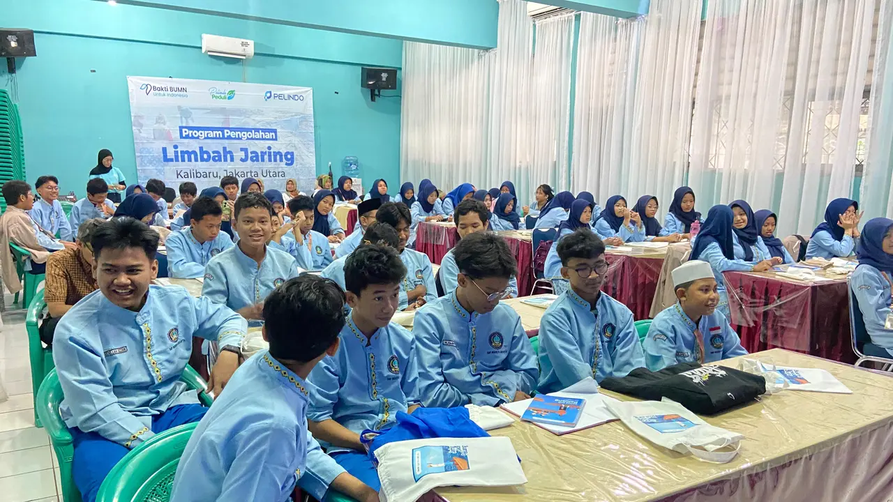 Sekolah Menengah Pertama Negeri (SMPN) 53 Kalibaru Jakarta Utara mengikuti seminar terkait isu limbah laut (Istimewa)