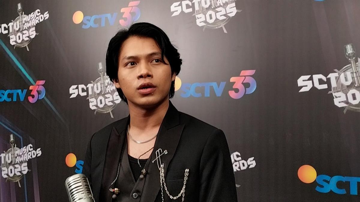 Rony Parulian Menang 2 Piala SCTV Music Awards 2025, Salah Satunya Penyanyi Pria Paling Ngetop