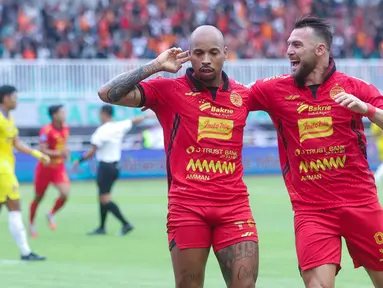 Gustavo Almeida dan Marko Simic tampil apik saat membawa Persija Jakarta menaklukkan Persik Kediri pada pekan ke-12 BRI Liga 1 di Stadion Pakansari, Kabupaten Bogor,  Minggu (1/12/2024) sore WIB. (Bola.com/M Iqbal Ichsan)