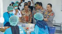 Kapolri Listyo Sigit Prabowo dan Gubernur Jawa Tengah Ahmad Luthfi mengunjungi dapur umum MBG yang berada di Desa Kadirejo, Kecamatan Pabelan, Kabupaten Semarang. (Foto: Istimewa).