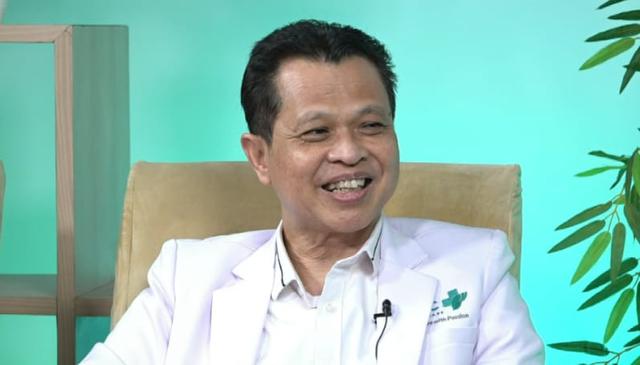 Dokter spesialis bedah konsultan onkologi, Denni Joko Purwanto dari RS EMC Alam Sutera tentang kanker payudara dalam Healthy Monday bersama Liputan6.com di Jakarta, Senin (23/2/2026).