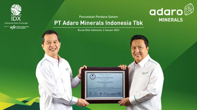 Pencatatan saham perdana PT Adaro Minerals Indonesia Tbk (ADMR) pada Senin, (3/1/2022) (Foto: BEI)