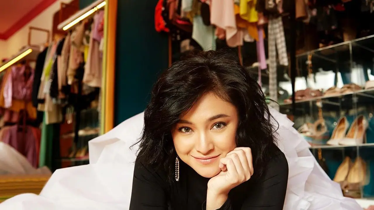 6 Potret Marshanda dengan Rambut Pendek, Makin Memesona