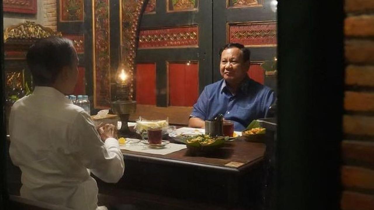FOTO: Pertemuan Prabowo-Jokowi, ‘Kartu AS’ Ridwan Kamil di Pilkada Jakarta