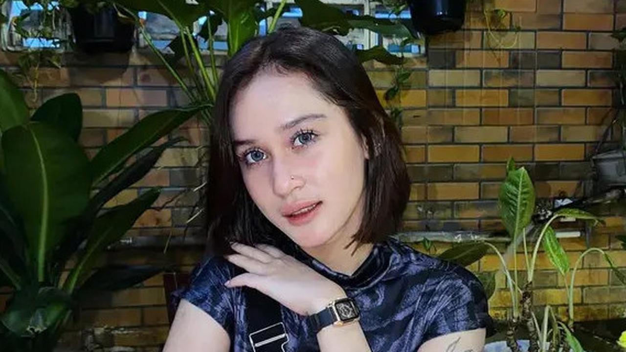 7 Potret Cantik Menawan Luna Alhamdy yang Dikabarkan Pacar Baru Virgoun, Sempat Pamer Foto Berdua di Media Sosial