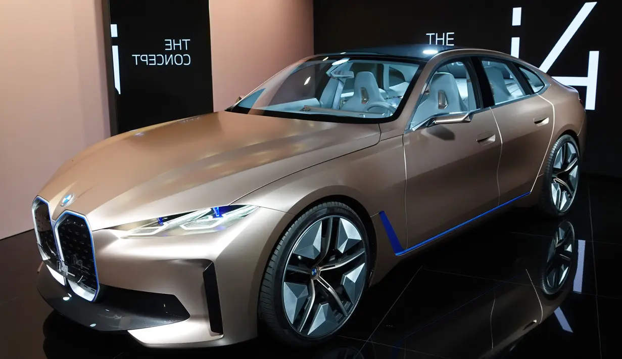 Kendaraan konsep BMW dipamerkan dalam Pameran Otomotif Internasional Beijing 2020 di Beijing, China, 29 September 2020. Sebanyak 785 mobil tahun ini ditampilkan di Pameran Otomotif Internasional Beijing atau Auto China 2020. (Xinhua/Ding Hongfa)
