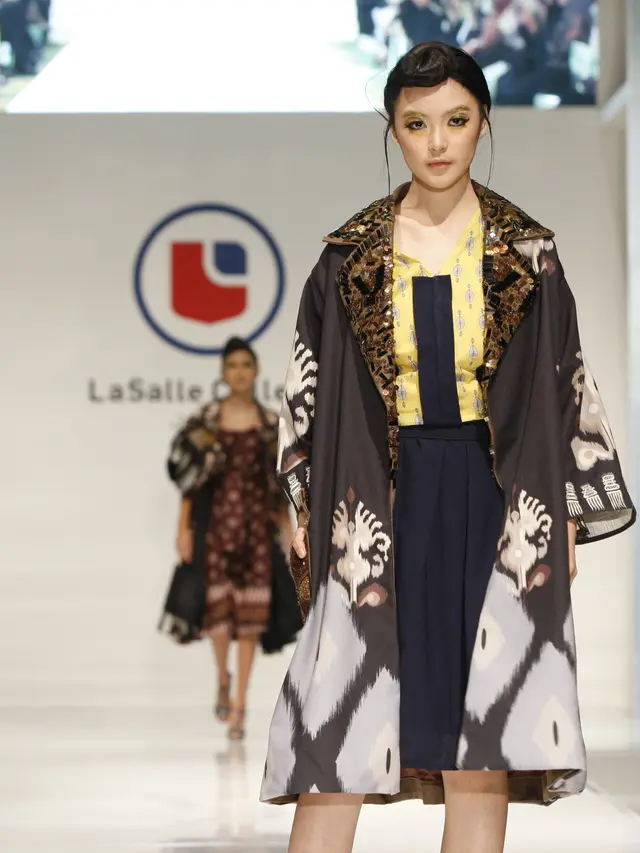 [Bintang] Tenun Flores