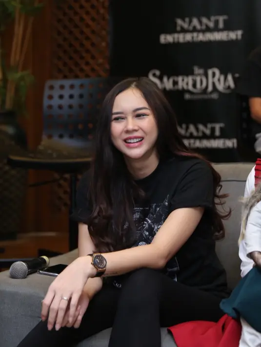 Aura Kasih dan Eryck Amaral