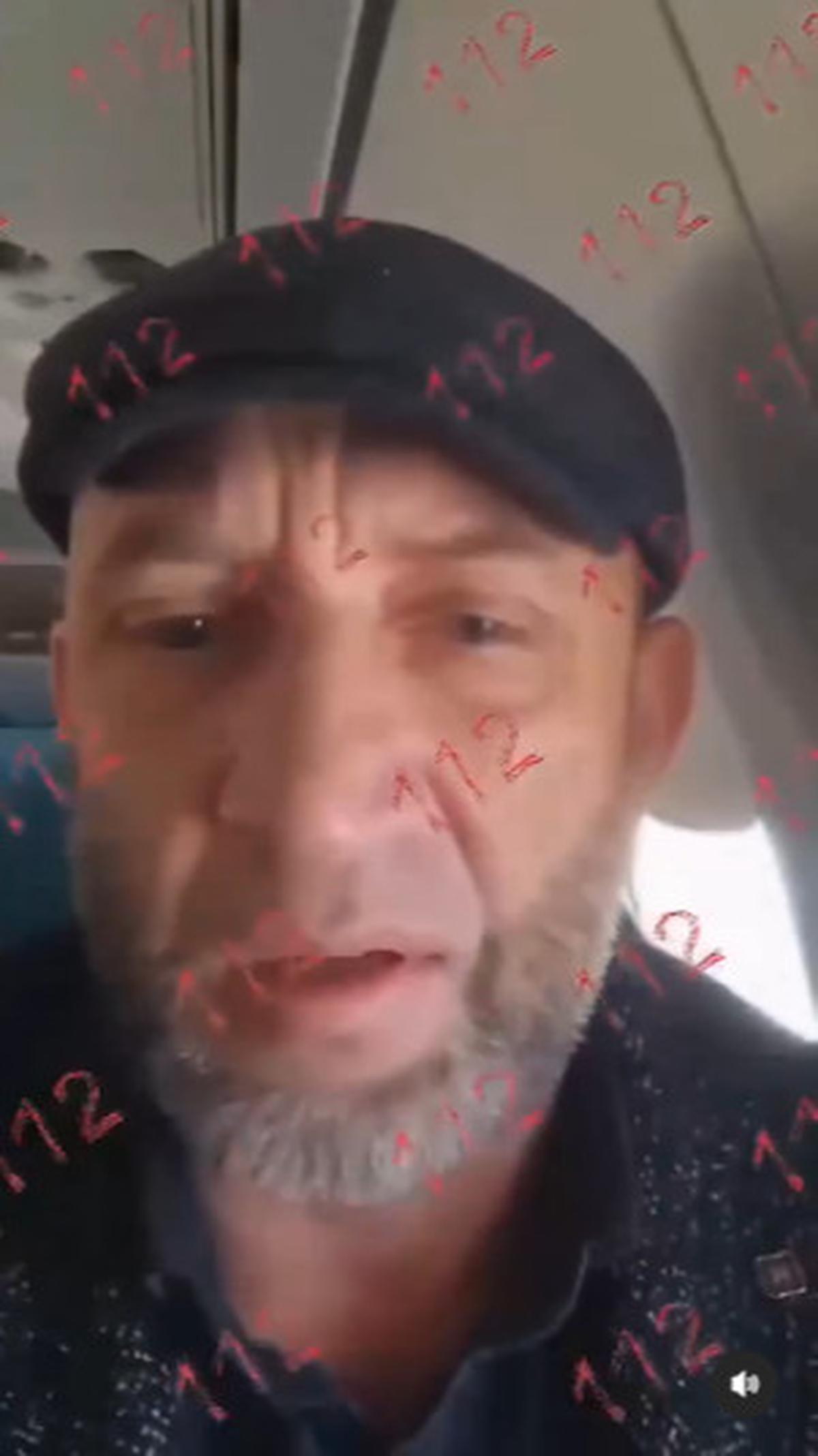 Rekaman Video di Dalam Pesawat Azerbaijan Airlines Sebelum Jatuh