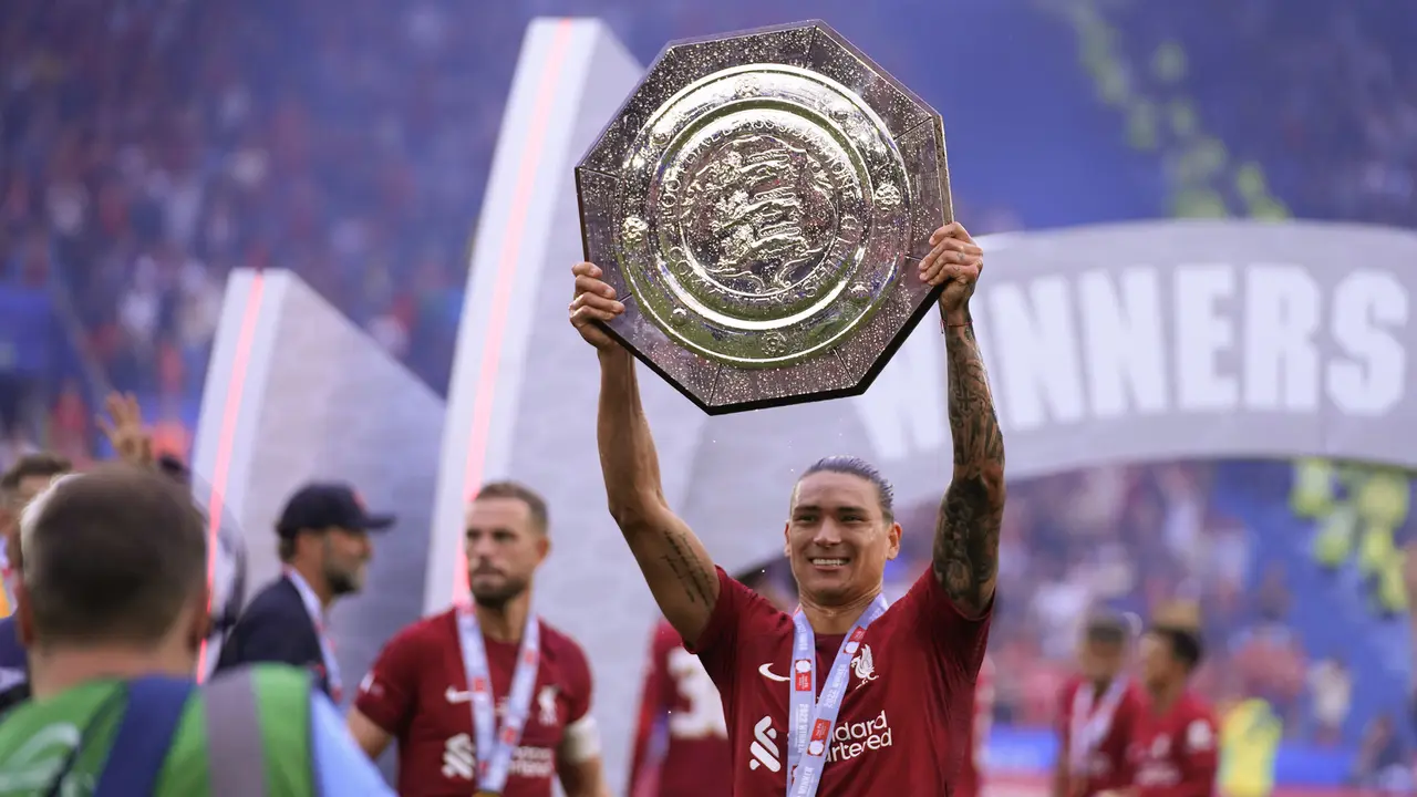 Foto: Trofi Perdana Darwin Nunez Jadi Dahaga 16 Tahun Penantian Juara Community Shield bagi Liverpool