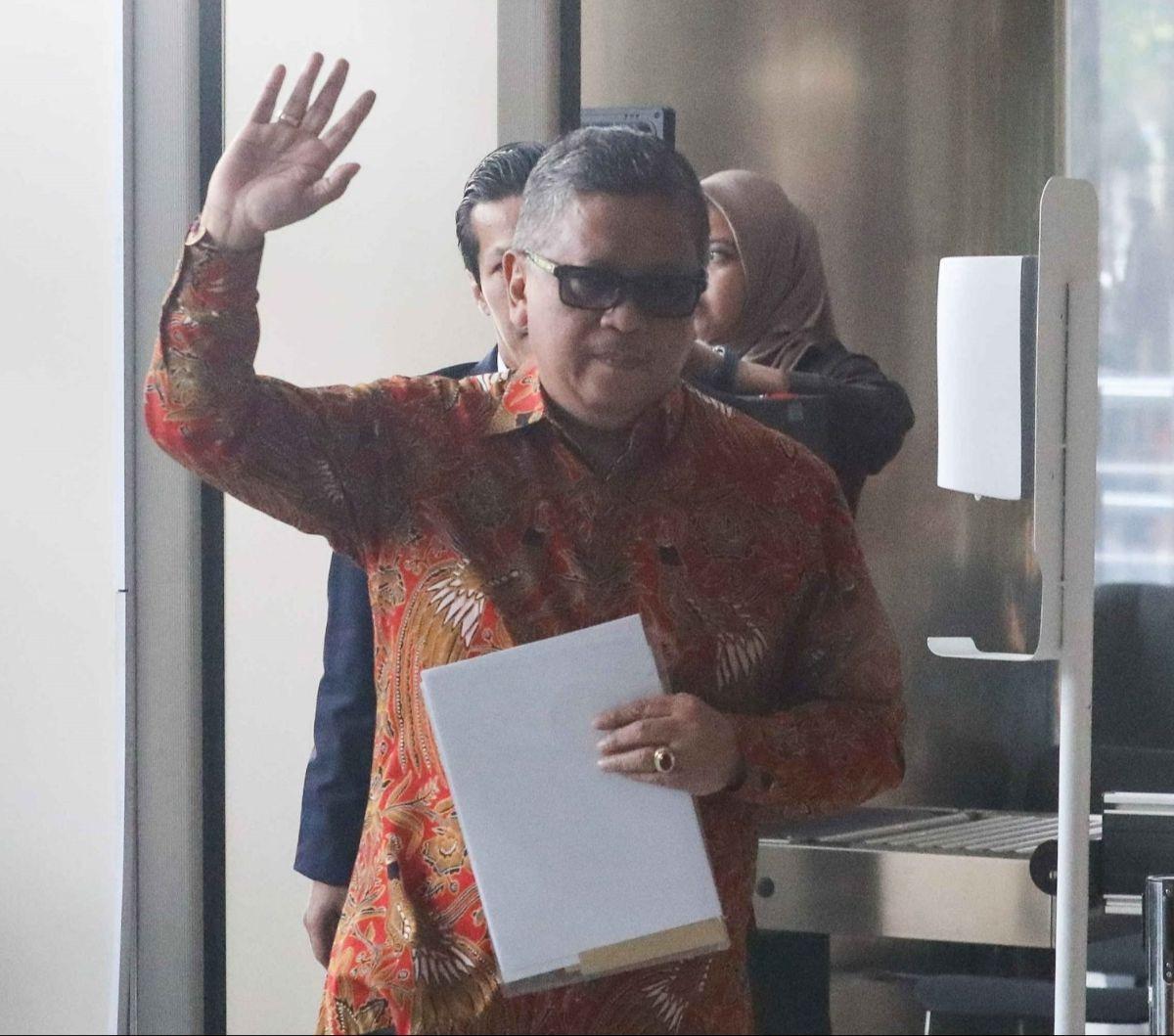 "Akan masuk Pilkada. Jadi kami menduga ketika masuk tahun politik, isu ini akan dinaikkan terus. Maka di sini kami hadir untuk mendukung KPK. Jadi kalau penyidik mau sampaikan apa yang mau ditanyakan, kita akan sampaikan," ucap dia. Foto: Liputan6.com / 