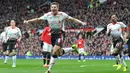 Gelandang legendaris Liverpool, Steven Gerrard, menjadi salah satu pemain The Reds yang kerap membobol gawang MU. Dalam 33 laga melawan Setan Merah, Stevie G sudah mencetak 7 gol. (AFP/Paul Ellis)
