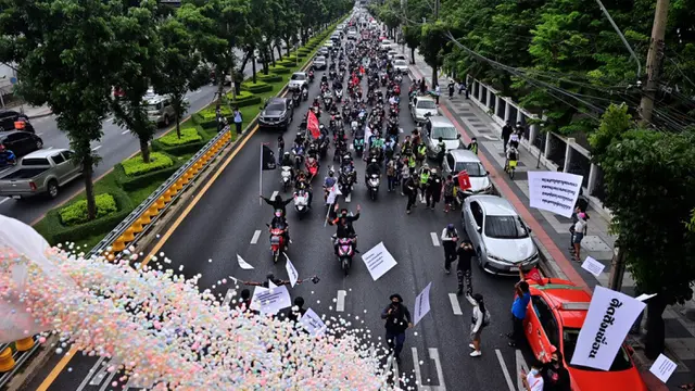FOTO: Demonstran Desak PM Thailand Prayut Chan-O-Cha Mundur