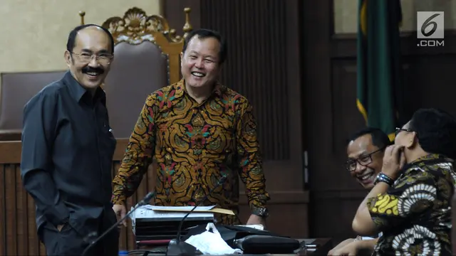 Senyum Fredrich Yunadi Jelang Jalani Sidang Lanjutan