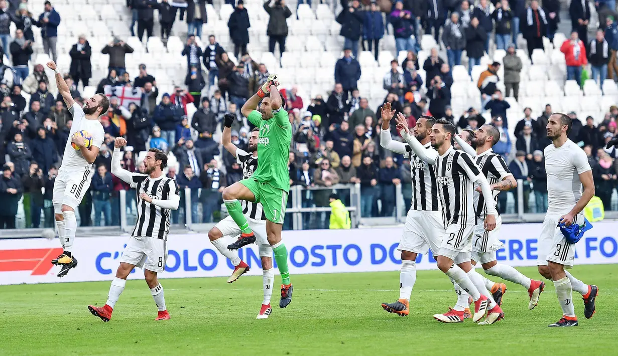 Selebrasi para pemain Juventus usai kalahkan Sassuolo pada lanjutan Serie A di Allianz Stadium, Turin (4/2/2018). Juventus menang 7-0. (Alessandro Di Marco/ANSA via AP)