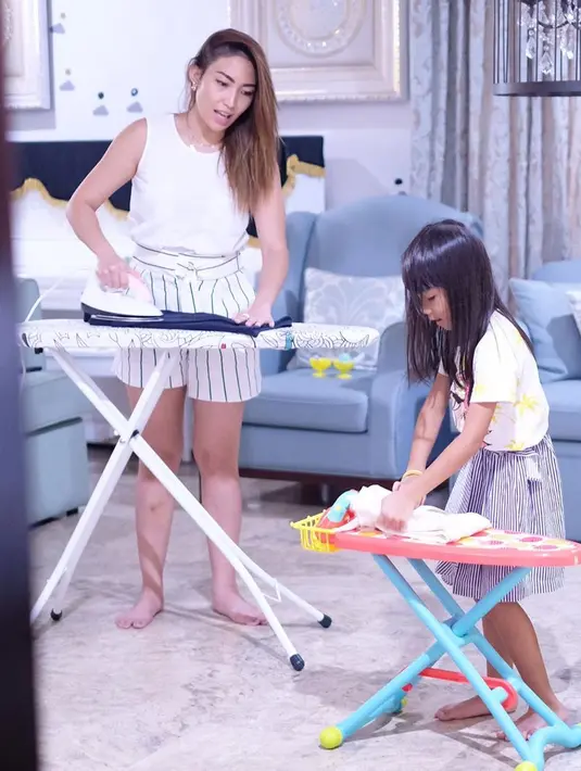 Ayu Dewi (Instagram/mrsayudewi)