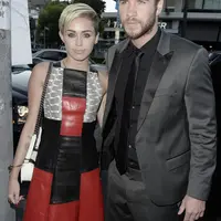 Selain itu pemeran utama dari film Hunger Games ini sempat dikabarkan putus nyambung dengan Miley,tetapi mereka akhirnya menikah secara tertutup di Australia. (AFP/Bintang.com)