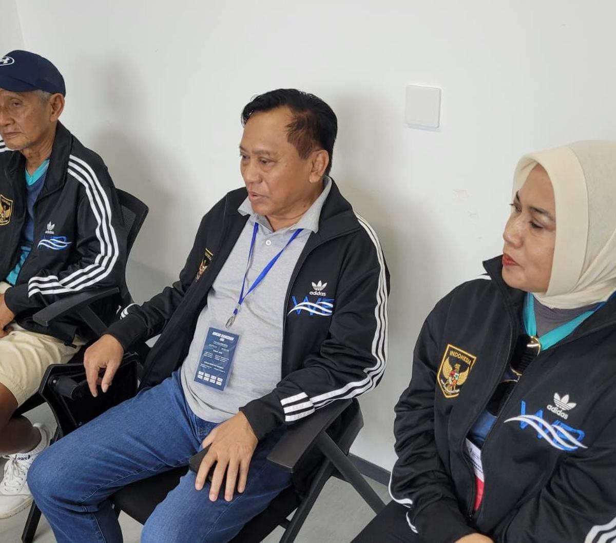 Untuk menyemangati dan memotivasi pemain dan official voli pantai yang bertanding, Ketua Umum PBVSI Imam Sudjarwo hadir di arena pertandingan di Ningbo, Banbiashan Beach Volley Ball Center.