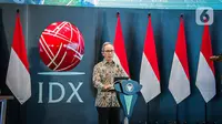 Ketua Dewan Komisioner OJK Mahendra Siregar saat pembukaan perdagangan Bursa Efek Indonesia (BEI) tahun 2024 di Jakarta, Selasa (2/1/2024). (Liputan6.com/Faizal Fanani)