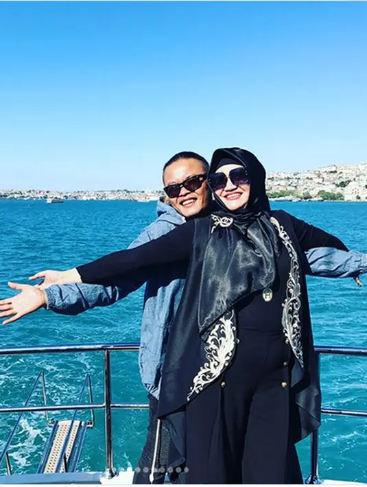 "Pak Sutisna datang ke Ibu Lina pada tanggal 15 Mei 2018 sebelum Ramadan, beliau hadir malam-malam untuk membicarakan hal ini," kata Abdurrahman dihubungi melalui sambungan telepon dilansir dari Kapanlagi.com. (Instagram/ferdinan_sule)