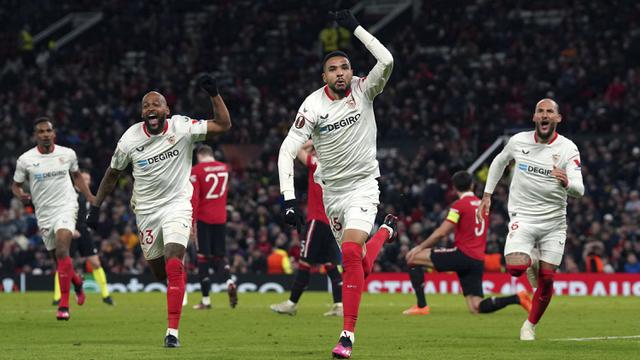 Foto: Gol Bunuh Diri Harry Maguire Pupuskan Kemenangan di Depan Mata MU saat Leg Pertama Perempat Final Liga Europa