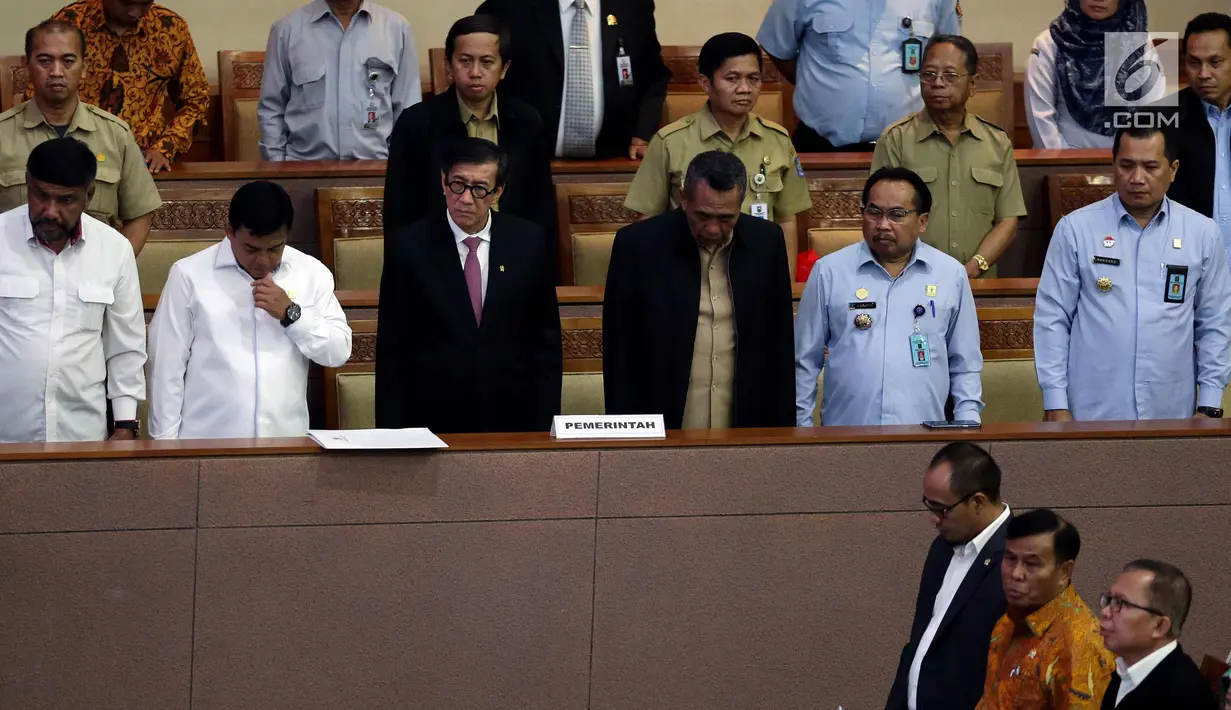 Menteri Hukum dan HAM Yasonna Laolly menghadiri Rapat Paripurna Pengesahan RUU MD3 menjadi UU, Jakarta, Senin (12/2). Rapat Paripurna DPR resmi mengesahkan RUU No 17/2014 tentang MPR, DPR, DPRD dan DPD menjadi Undang Undang. (Liputan6.com/Johan Tallo)