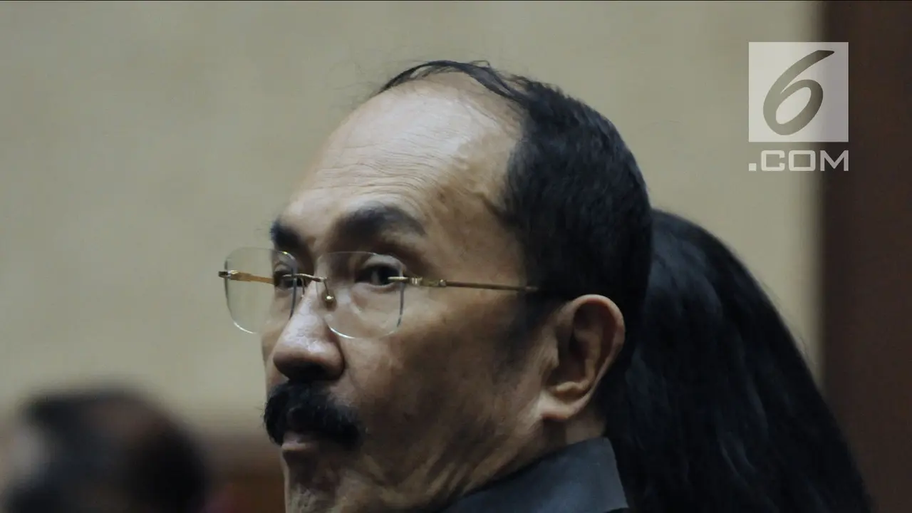 Senyum Fredrich Yunadi Jelang Jalani Sidang Lanjutan
