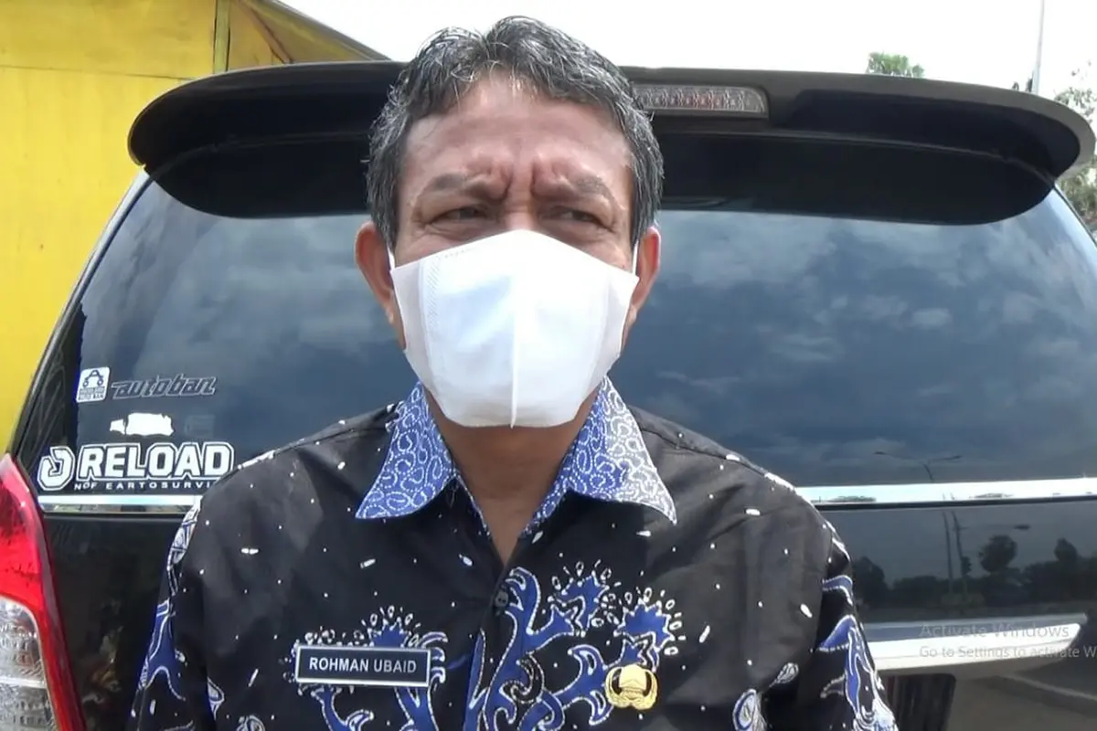 Kepala Dinas Kependudukan dan Pencatatan Sipil (Disdukcapil) Tuban Rohman Ubaid. (Ahmad Adirin/Liputan6.com)