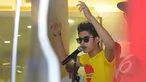 Aliando Syarief menghadiri konferensi pers film "Janji Hati" yang dibintanginya di kawasan Pejaten, Jakarta, Selasa (3/2/2015). (Liputan6.com/Herman Zakharia)