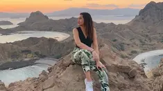 Gaya Fashion Liburan Ala Aaliyah Massaid