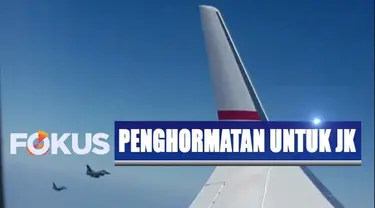 Sebuah water salute atau semprotan air dari dua kendaraan pemadam kebakaran, melepas keberangkatan Wapres Jusuf Kalla menuju Jakarta.