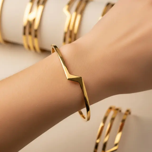 Koleksi Gelang Emas 15 Gram 23 Karat dengan Desain Modern