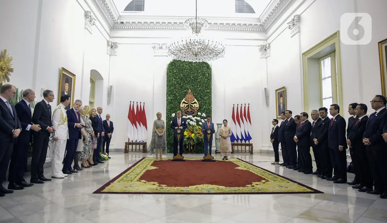 Suasana saat Presiden Joko Widodo dan Raja Belanda Willem Alexander menyampaikan keterangan bersama di Istana Bogor, Jawa Barat, Selasa (10/3/2020). Raja dan Ratu Belanda mengunjungi Indonesia untuk peningkatan kerja sama bilateral bidang ekonomi dan sumber daya manusia. (Liputan6.com/Faizal Fanani)