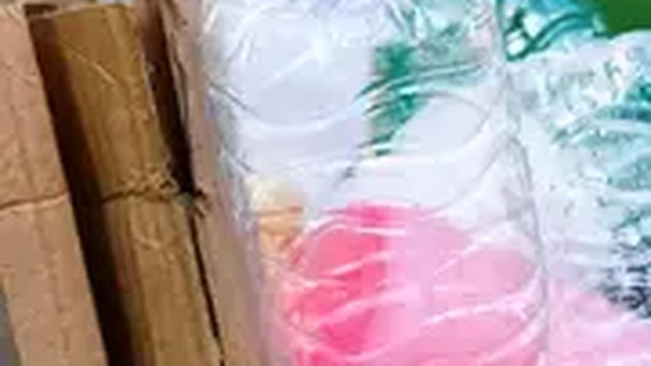 Hingga saat ini, kesadaran masyarakat akan mengurangi penggunaan plastik hingga kertas yang sulit untuk didaur ulang di kehidupan sehari-hari masih sangat kurang.