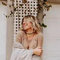 Berikut beberapa alat catokan rambut yang telah disertifikasi untuk menyulap rambut jadi lebih menarik. (Foto: Unsplash.com/ Rachel Mcdermot)