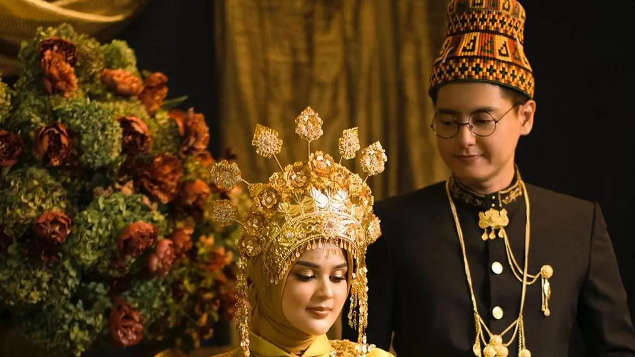 [Fimela] Cut Meyriska dan Roger Danuarta