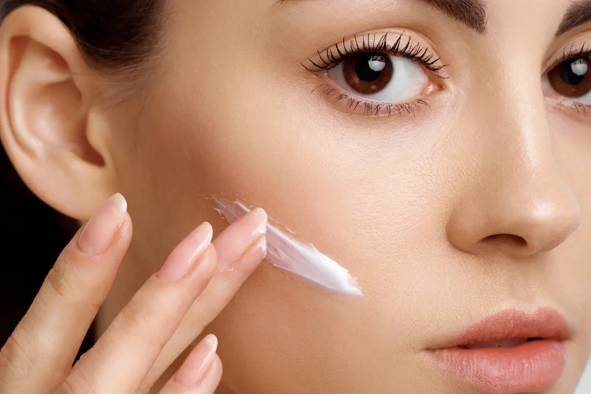 Fimela Beauty: Cara tuntaskan jerawat di wajah / Image: Shutterstock