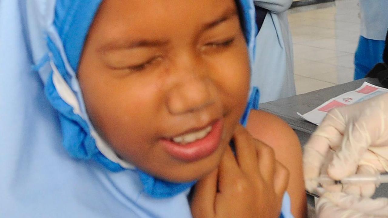 Direktur Jenderal Pencegahan dan Pengendalian Penyakit, Maxi Rein Rondonuwu mencanangkan perluasan pemberian imunisasi HPV secara nasional di SDN 8 Tondano, Minahasa, Sulawesi Utara pada 9 Agustus 2023.