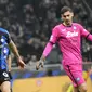 Striker Inter Milan Edin Dzeko merayakan golnya ke gawang Napoli dalam pertandingan&nbsp;Liga Italia di Stadion Giuseppe Meazza, Kamis (15/1/2023) dini hari WIB. Inter menang 1-0. (AP Photo / Luca Bruno)