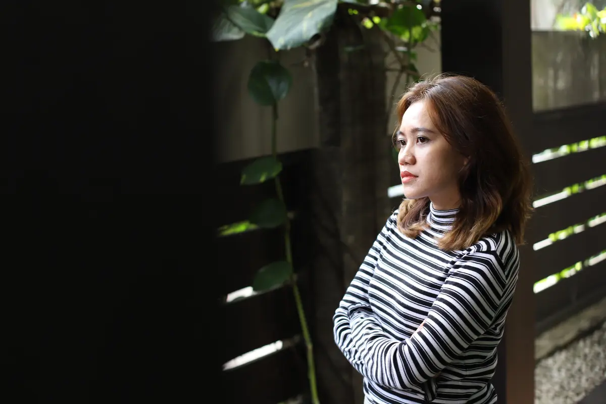 wanita februari menyikapi orang