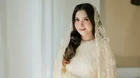Momen Yuriska Patricia di Pengajian dan Siraman, Tampil Cantik dan Anggun